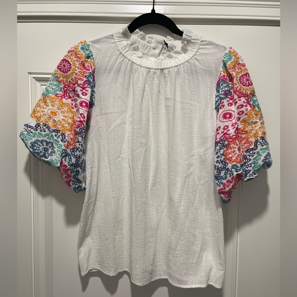 NWT, Flying THML brand, Embroidered Sleeve detail, Button up back, Size L
